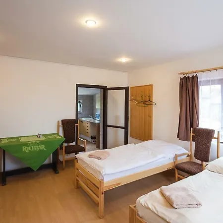 Hostel Bustehrad *