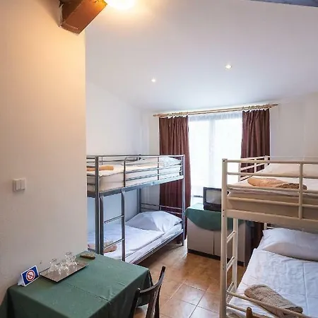 Hostel Bustehrad Hostel Bustehrad