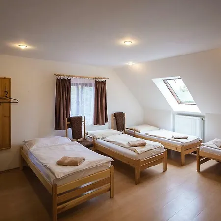 Hostel Bustehrad Hostel *